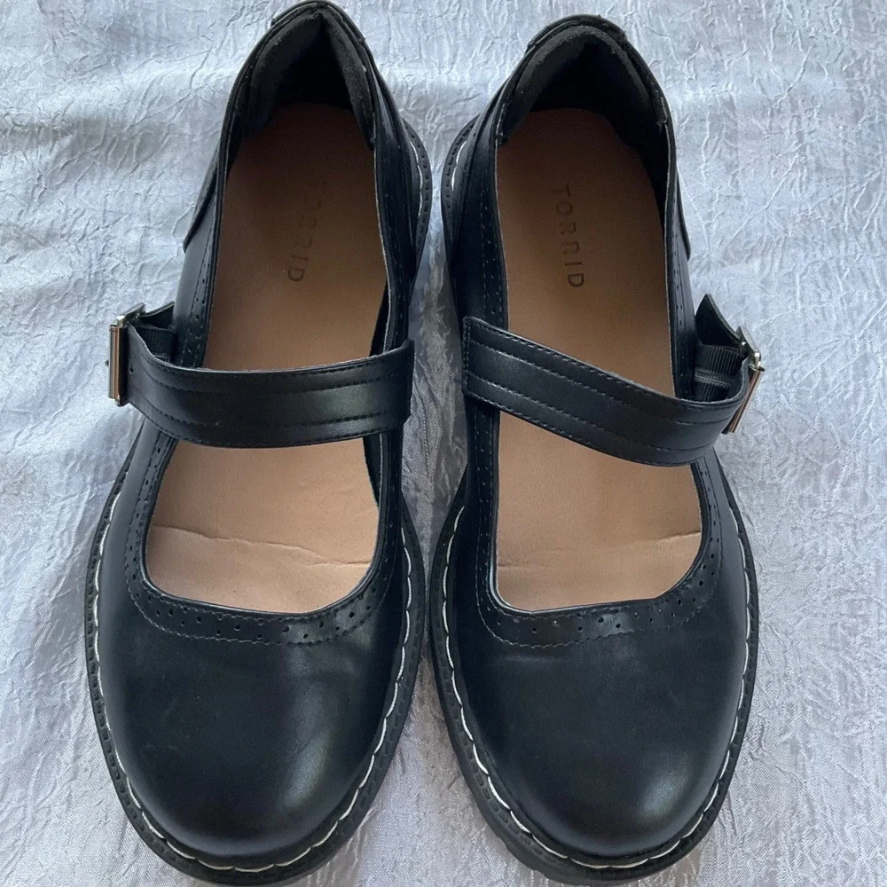 Torrid Black Chunky Wingtip Lug Sole Mary Jane Shoes 9WW Wide With Dark Academia